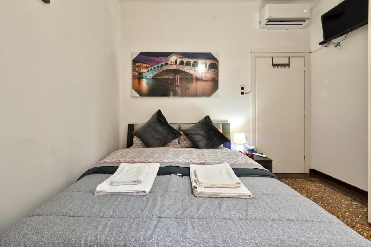 City Living Guest House Venice Mestre Exteriör bild